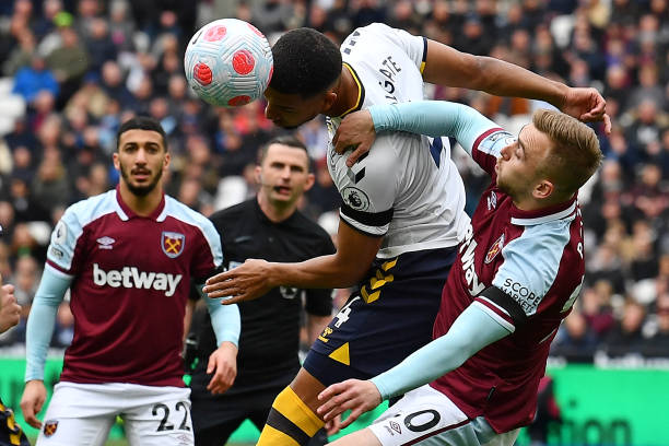 拿球队员的 拿球队员的